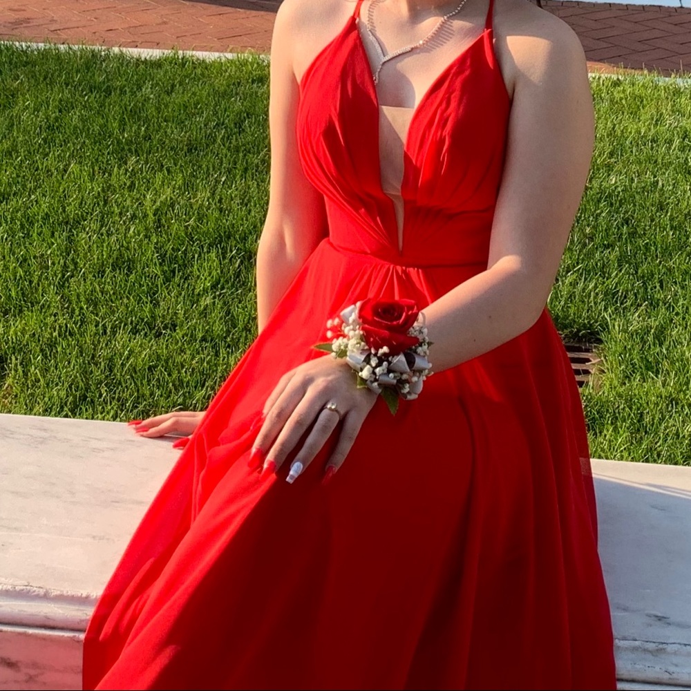 Red Prom dress - Picture 2 of 3